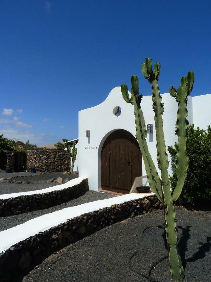 Casa Brujas Lajares Villa Exterior photo